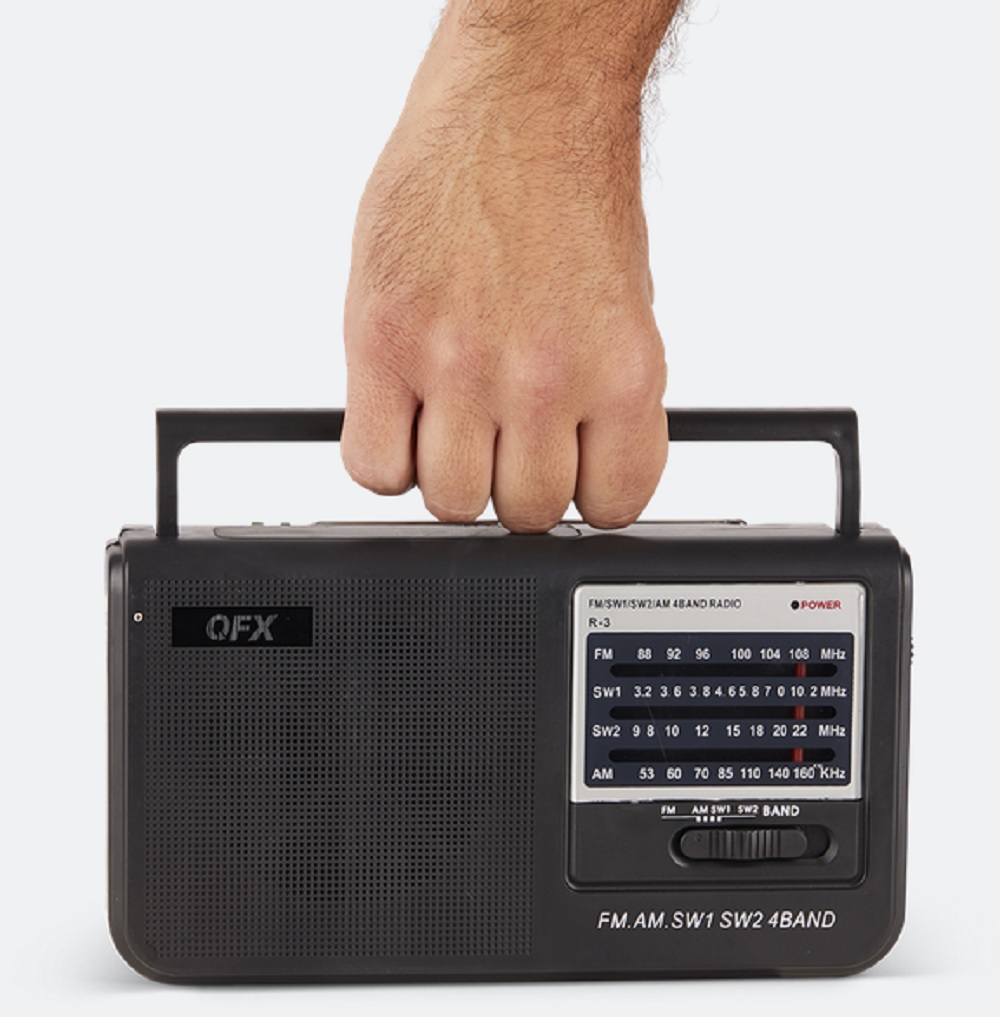 QFX PORTABLE 4-BAND AM/FM/SW1/SW2 RADIO WITH HEADPHONE OUTPUT