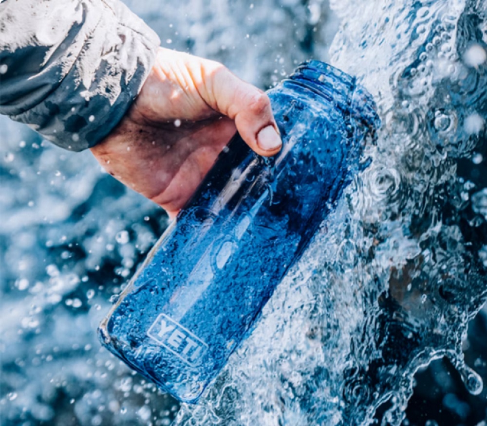 25oz. YETI® Yonder™ Plastic Water Bottle in Navy Blue