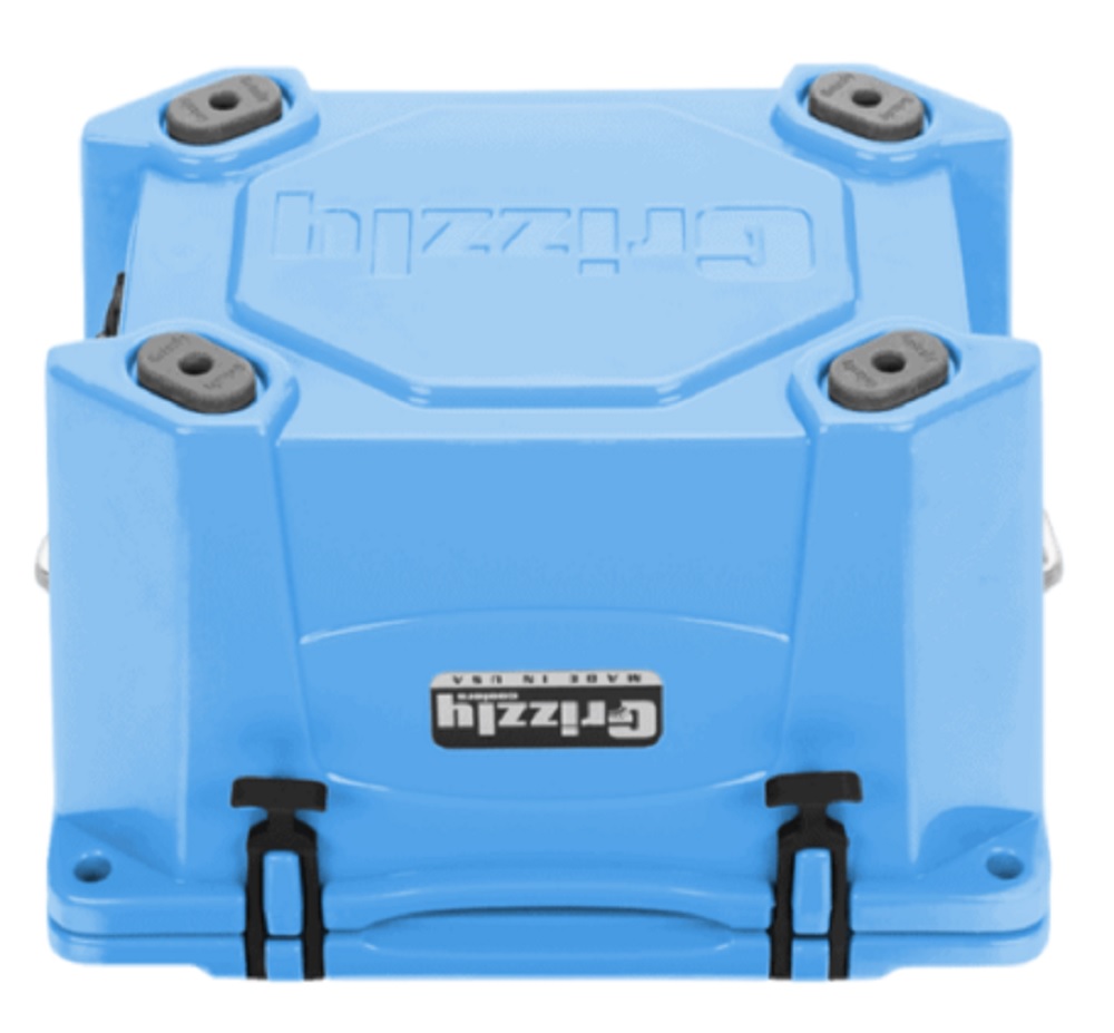 Grizzly 20 Quart Cooler in Light Blue